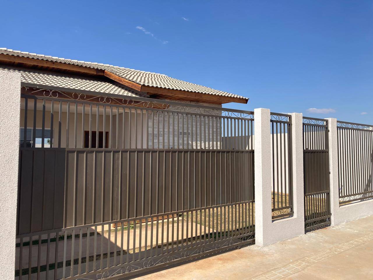 Casa à venda com 2 quartos, 83m² - Foto 1